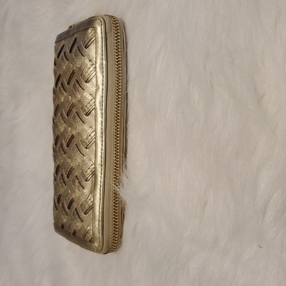 Coach Gold Zip around Wallet - Picture 3 of 3
